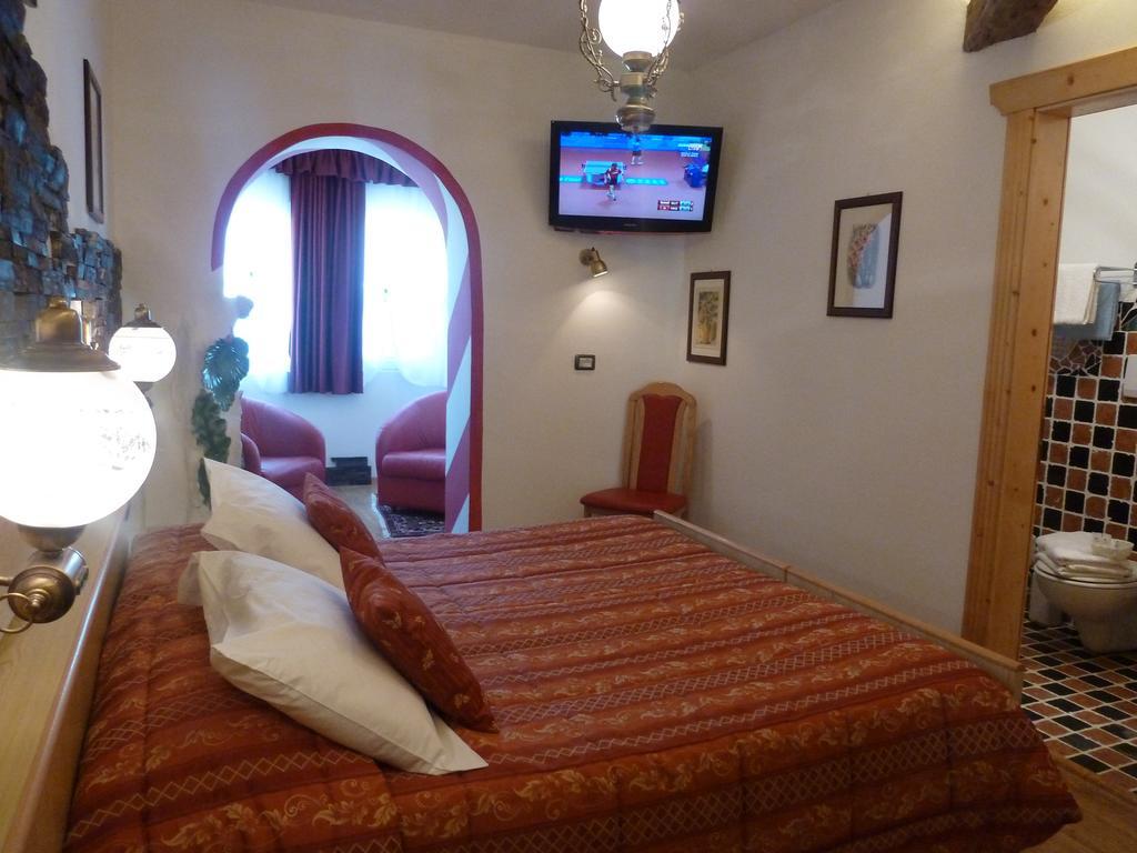 Hotel Ancora 卡斯特罗迪费耶美 客房 照片